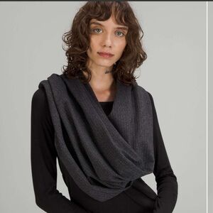Lululemon Customizable Snap Scarf One Size